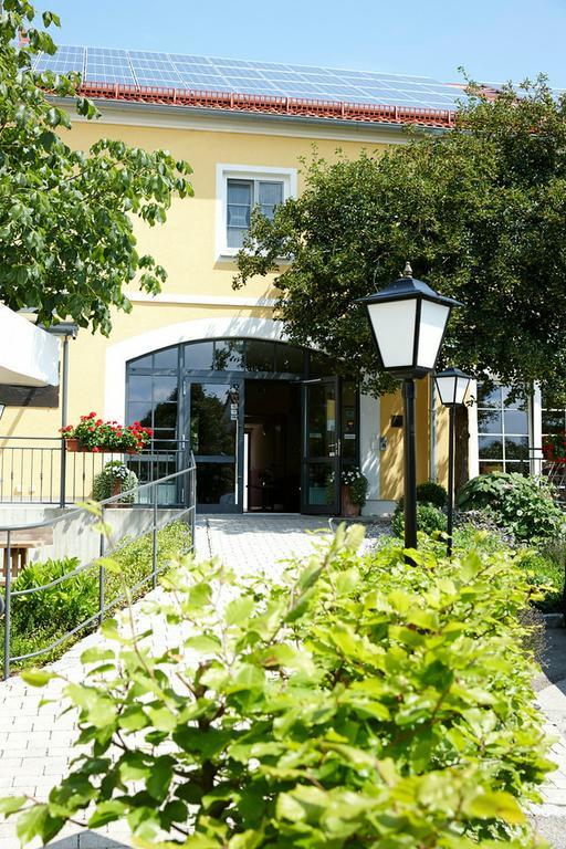 Hattenhofen  Hotel Eberl מראה חיצוני תמונה