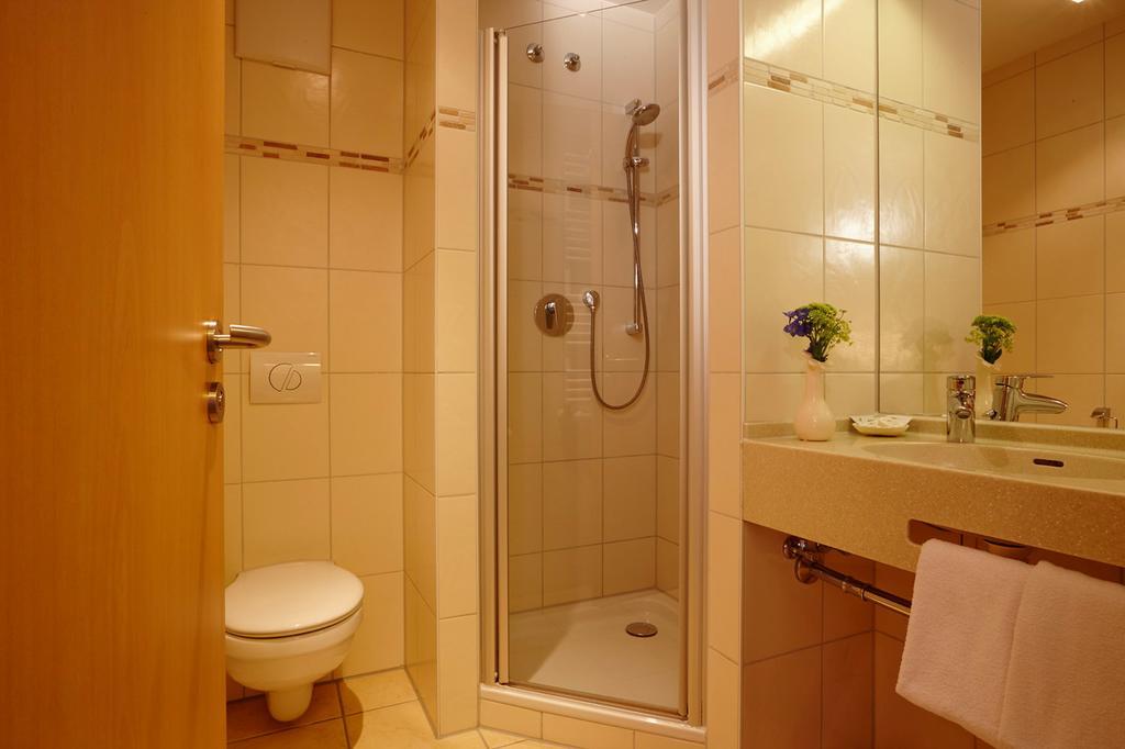 Hattenhofen  Hotel Eberl חדר תמונה