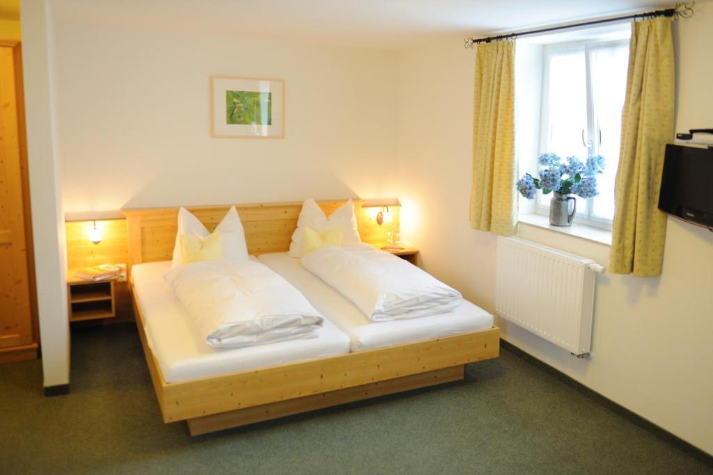 Hattenhofen  Hotel Eberl חדר תמונה
