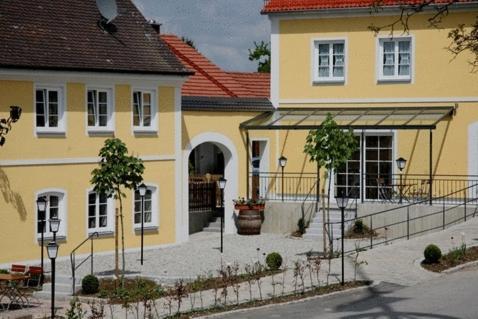 Hattenhofen  Hotel Eberl מראה חיצוני תמונה
