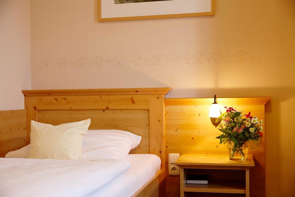 Hattenhofen  Hotel Eberl מראה חיצוני תמונה